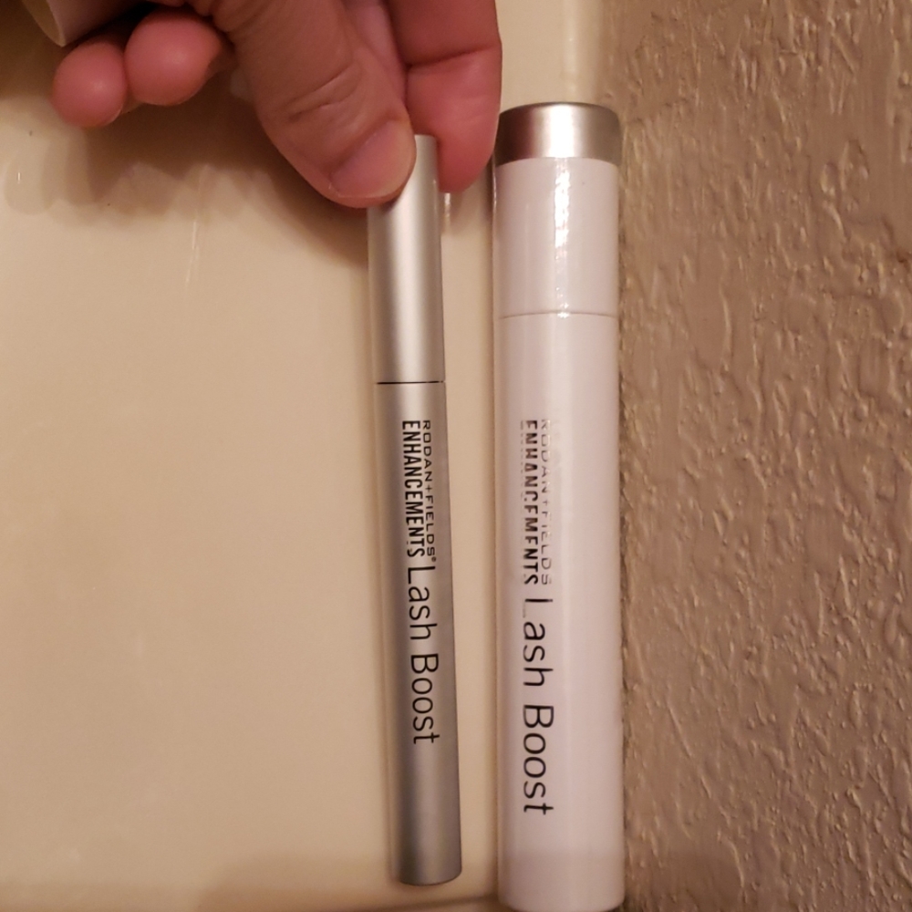 Authentic Lash Boost serum